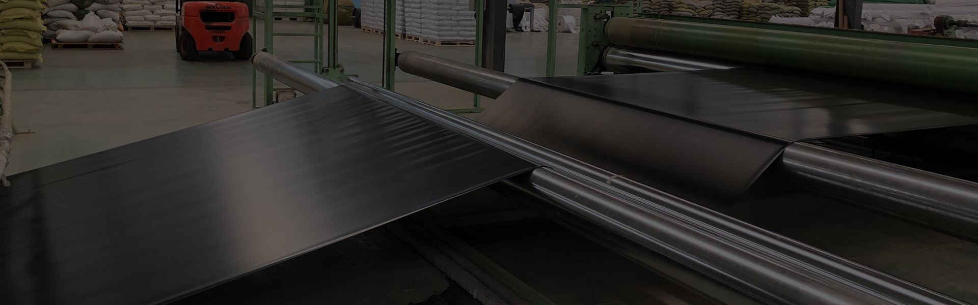 土工格栅可以铺在淤泥处吗