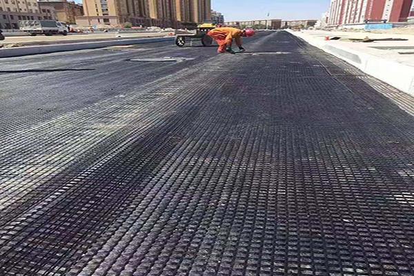 在高速公路施工中土工格栅应该怎么应用呢？  第1张