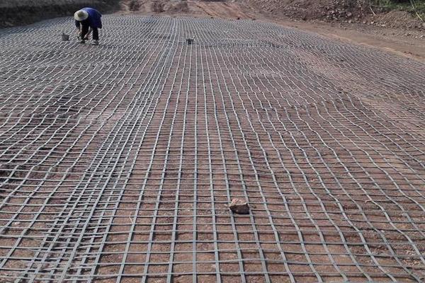 土工格栅在路基中是怎么施工的呢？  第1张