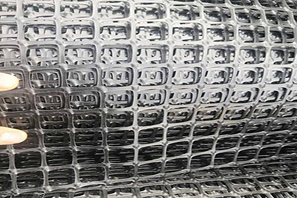 一文看懂经编涤纶土工格栅的施工要求  第1张