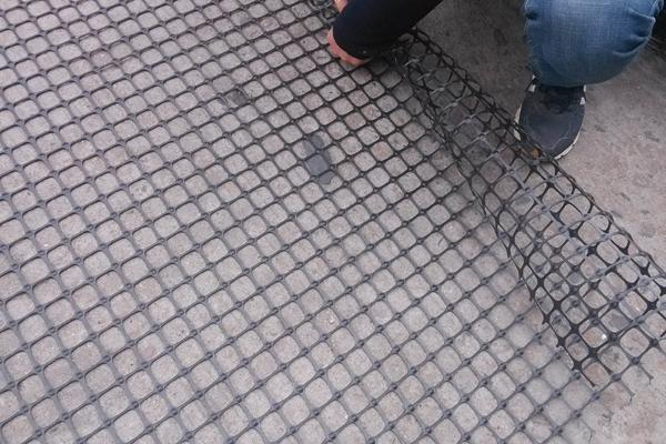 土工格栅搭接规范：提升施工质量，确保工程安全！  第1张