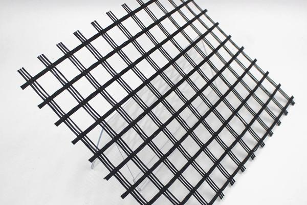 土工格栅与土工布的区别有哪些，如何选择合适的材料  第2张