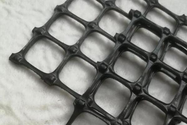 揭秘！塑料土工格栅的两个神奇作用，你知道吗？  第2张