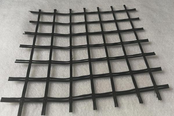 双向塑料土工格栅的生产制作流程