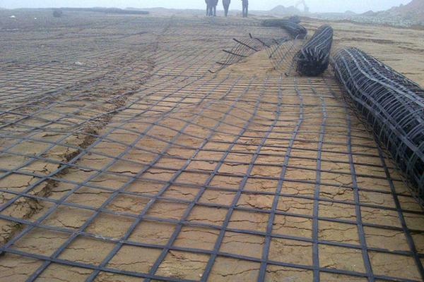 高韧性聚酯纱线集束土工格栅的特点 第2张