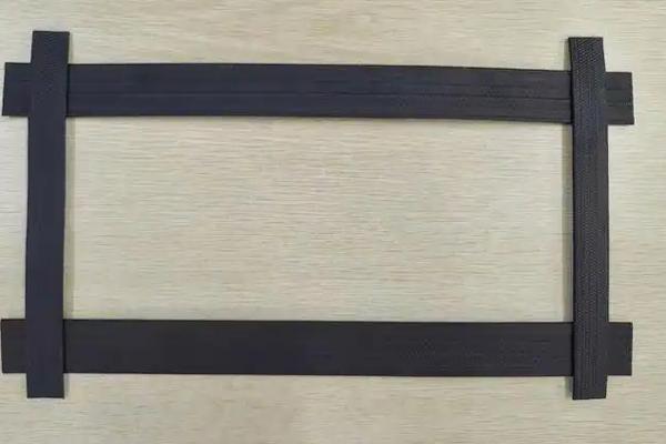 高韧性聚酯纱线集束土工格栅怎么固定呢 第1张