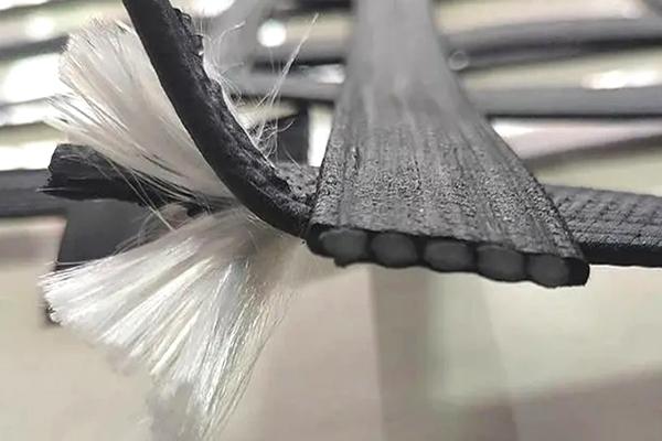 高韧性聚酯纱线集束土工格栅：如何助力公路路基加固和边坡防护？