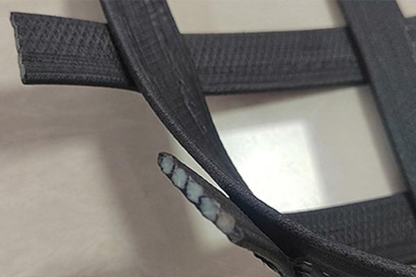 高韧性聚酯纱线集束土工格栅在水利工程中的应用有哪些  第2张