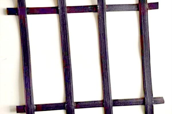 高韧性聚酯纱线集束土工格栅在环保工程中的应用有哪些呢？