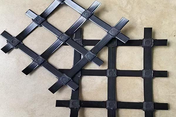 高韧性聚酯纱线集束土工格栅可以用在哪些工程中